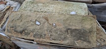 Pískovcový kámen výška 30 cm - 5