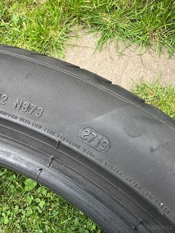Pirelli 245/45/19 - 5