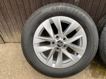 Originál alu kola Fabia 5.5jx15 et40 5x100 + pneu 185/65R15 - 5