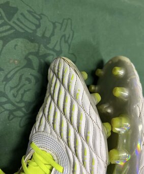 Fotbalové kopačky Under Armour Magnetico Clone 42,5 - 5