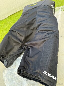 Nové hokejové kalhoty Bauer MACH – Senior L a XL (TOP model) - 5