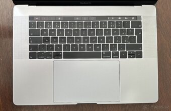 MacBook Pro 15” 2019/16GB RAM/Intel i7/256GB SSD - 5