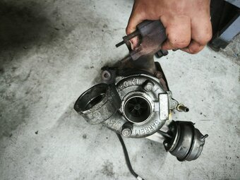 Hlava motoru, turbo, výstřiky, čerpadlo 2.0 TDI BMM - 5