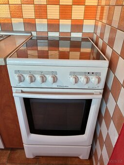 Kuchyňská linka s barem - 5