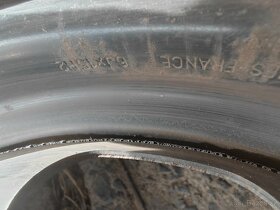 Prodám sadu disků 6Jx15H2 ET27 + letní pneu 185/60/R15 - 5