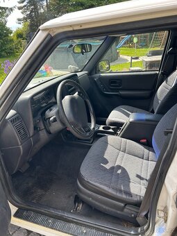 Jeep Cherokee 4.0i - 5