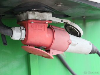 Soriberica SP-71, AGREGÁT THERMO KING SLXE 300, 380 V - 5