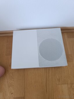 Xbox one S plus 1 bílý ovladač - 5