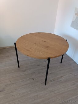 Krásný kulatý stůl, průměr 120 cm - 5