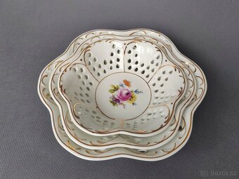 Sada krásných prolamovaných porcelánových košíku - 5
