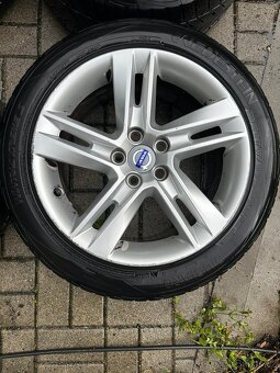 ALU kola Volvo 235/45 R17 zimní pneu - 5
