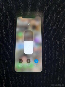 iPhone XR - 5