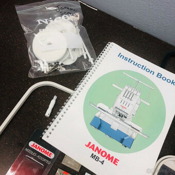 Vyšívací stroj Janome MB-4S Commercial 4 jehly v perfektním - 5