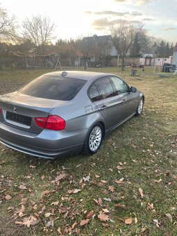 BMW 320i, e90 - 5