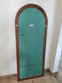 Nástěnné obloukové zrcadlo v dřevěném rámu - 5