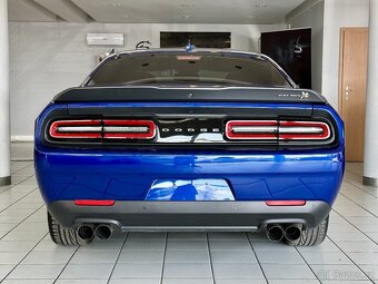 Dodge Challenger Scat Pack - 5