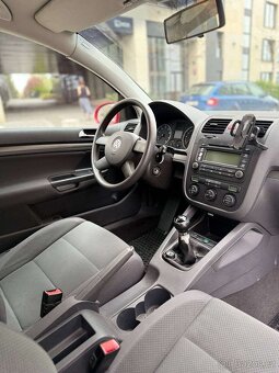 Volkswagen Golf 5 1.6 manuál - 5