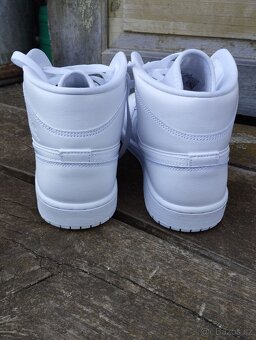 Nike Jordan bílé - 5