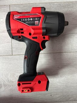Prodám rázový utahovák Milwaukee M18 FHIW2F12 - 5