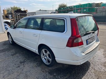 Volvo V70 III 2.4 D5 - náhradní díly - 5