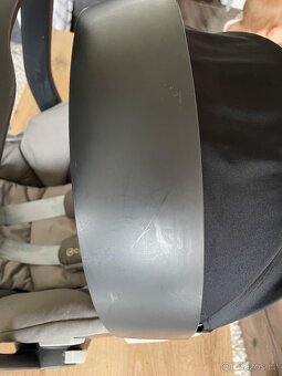 Autosedačka se základnou - 5