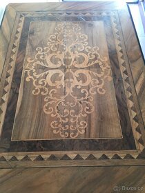 STAROZITNY INTARZOVANY STOLEK - 5