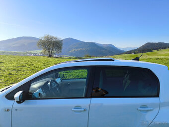 Elektromobil VW e-Up – střešní okno, letní + zimní pneu - 5