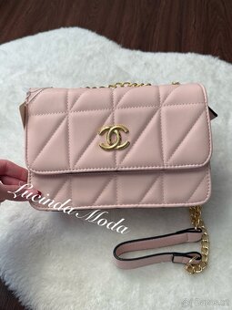 Úžasná crossbody kabelka - 5