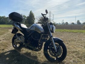 Suzuki GSR 600 vcetne kufru Shad na 2 prilby - 5
