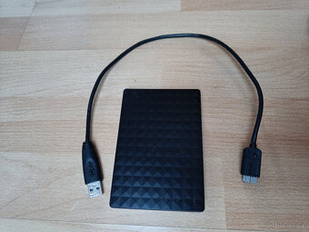 1TB Seagate externy disk s kablom USB-A - 5