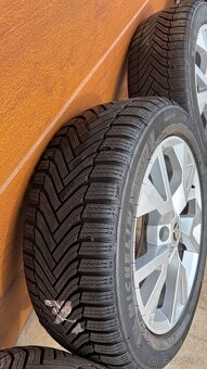 ALU KOLA Škoda R17 5X112 ZIMNÍ PNEU 225/50 R17 - 5