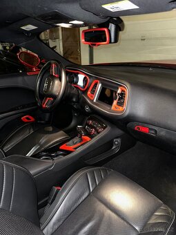 Dodge Challenger 5.7 V8 HEMI R/T WIDEBODY - 5