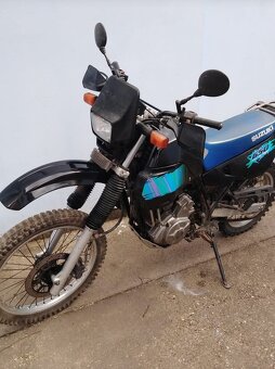 Suzuki Dr dr 650 a - 5