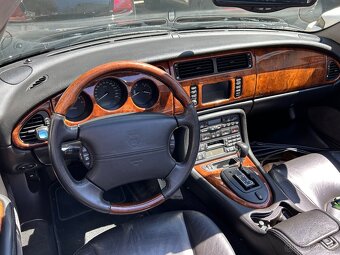 Jaguar XKR 4.2 convertible - 5