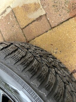 Sada zimních pneumatik i s disky : 225/55 R16 99H XL - 5