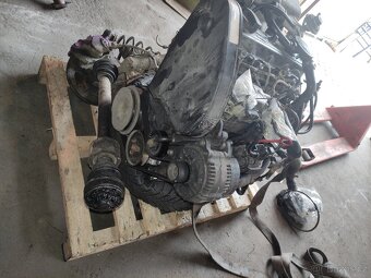 Motor 1.9 SDI AEY 47 kW, jen 187 tis km - - 5