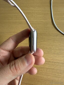Apple Watch Series 9 41mm pink (růžové) - 5