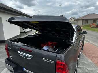 Toyota Hilux - 5