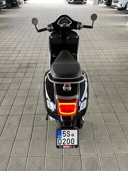 Vespa GTS 125 Super NOVÁ - 5