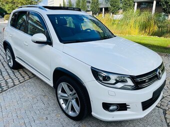 Volkswagen Tiguan 2.0TSI 4x4 AUT KAM SERVISKA TAŽNÉ NEZAV.T - 5