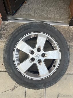 Pneu 205 /60 R16 - 5