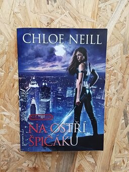 Upíři z Chicaga - Chloe Neill - 5