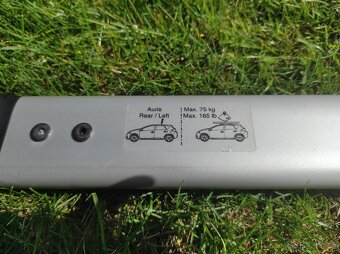 Originál uzamykatelný střešní nosič Toyota - 5