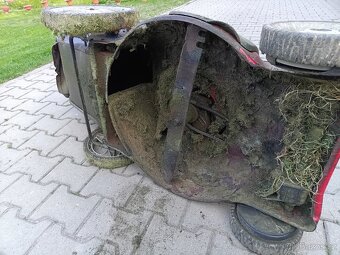Sekačka Jonsered - 5