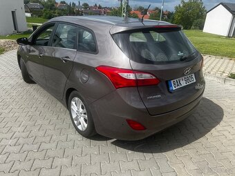 Hyundai i30 1,6 CRDI, 81 kw - 5
