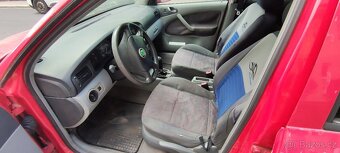 Škoda Octavia 1,6 benzin - 5