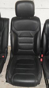 VW Touareg 7P0 sedáky / interiér - 5