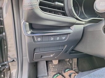 Mazda 3 BP 2019 90kW 122k manuál, ČR - 5
