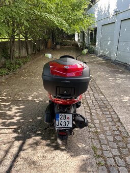 Yamaha NMax 125, červená, rok 2024 - 5