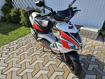 Skutr Aprilia SR50R - 5